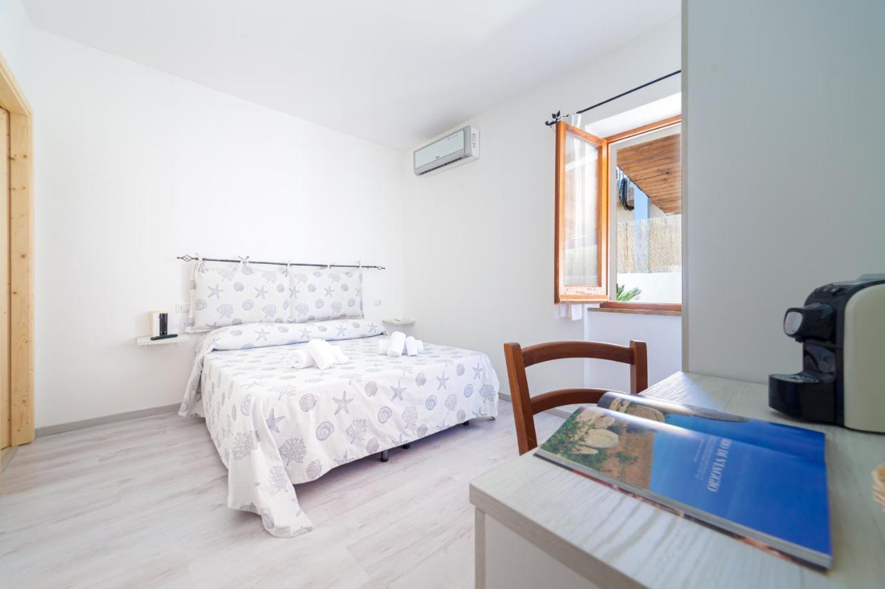 Brezza B&B Golfo Aranci Exteriör bild