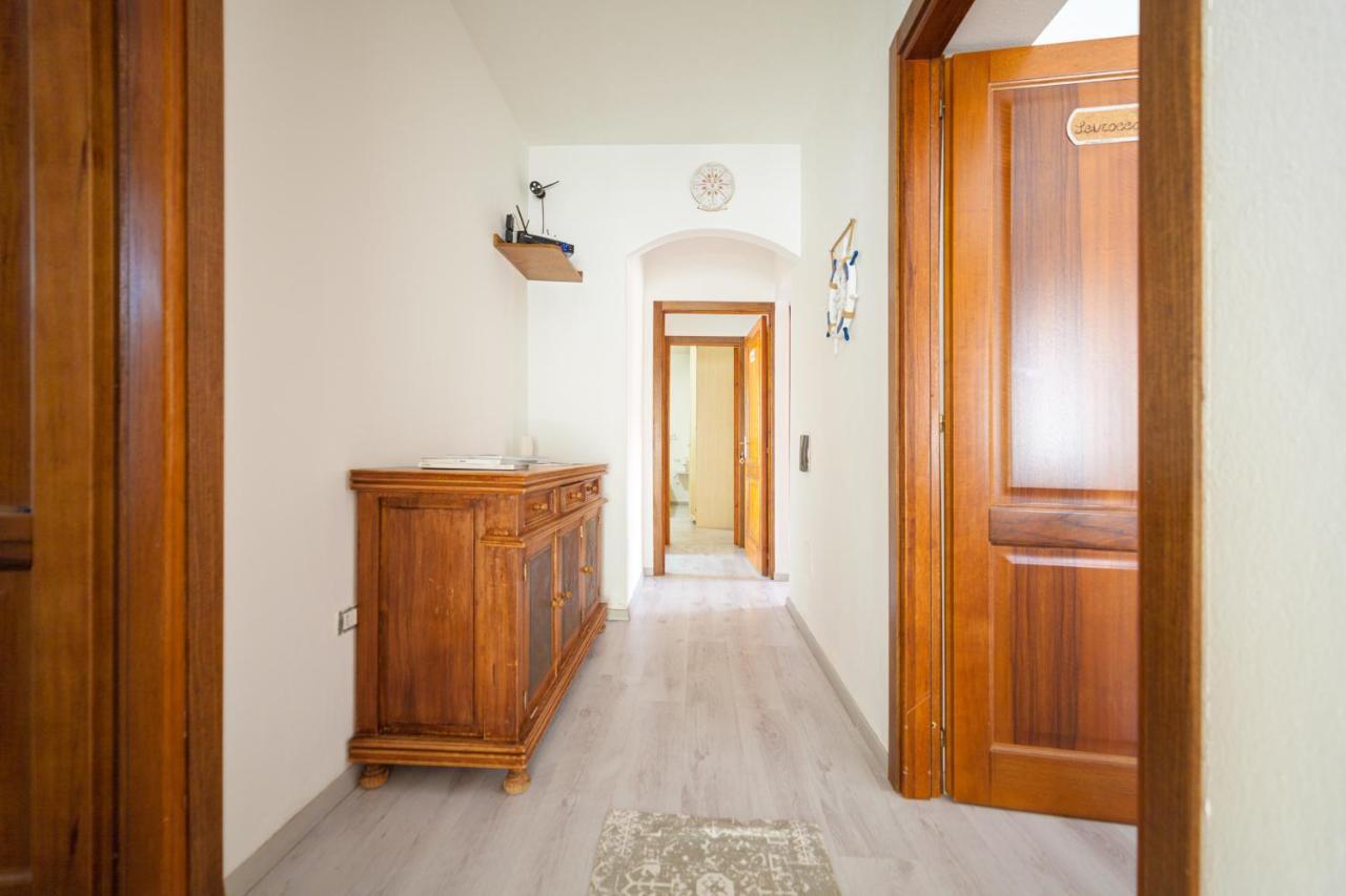 Brezza B&B Golfo Aranci Exteriör bild