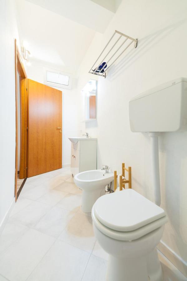 Brezza B&B Golfo Aranci Exteriör bild