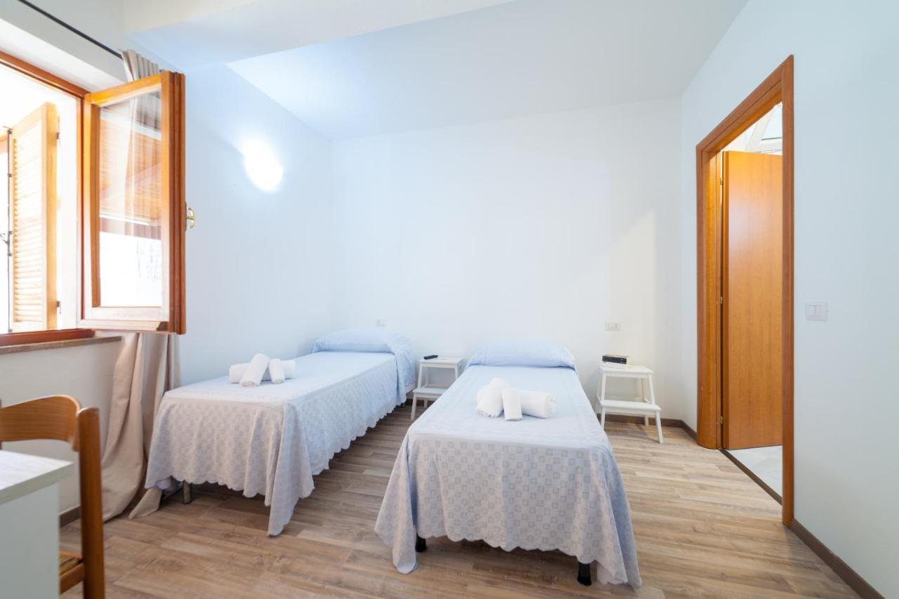 Brezza B&B Golfo Aranci Exteriör bild