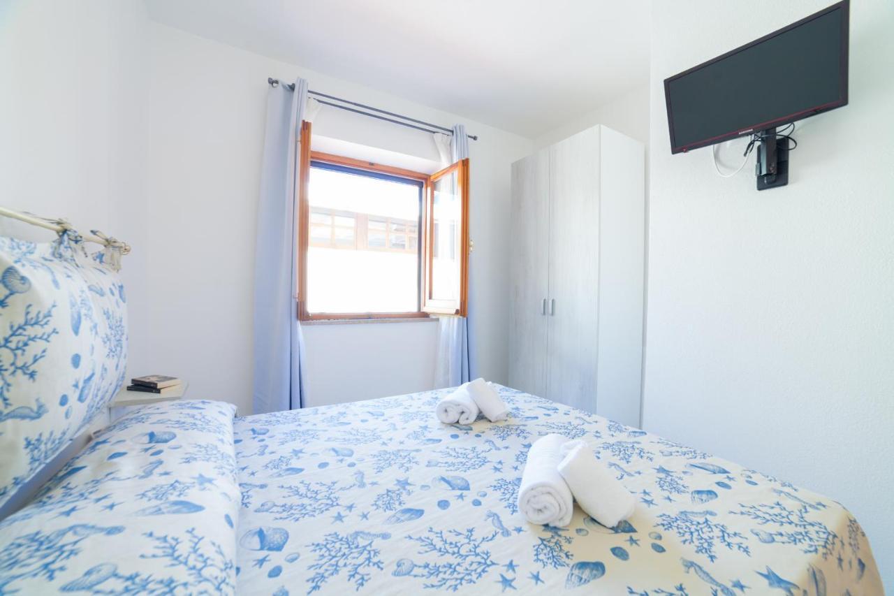 Brezza B&B Golfo Aranci Exteriör bild
