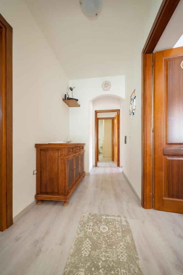 Brezza B&B Golfo Aranci Exteriör bild